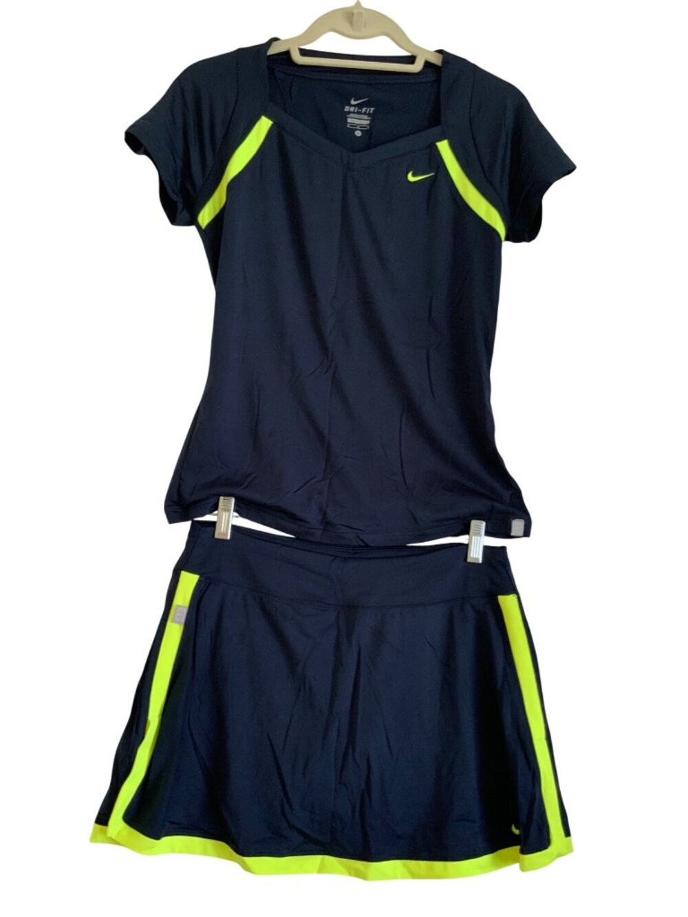 Nike Dri-Fit Womens black  & Neon Yellow Tennis / active Outfit Top & Skirt Size